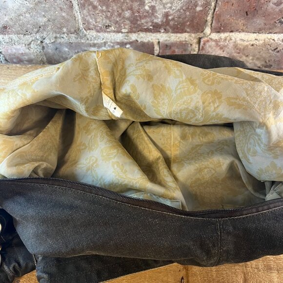 Large Lululemon Shoulder Bag Zippered Closure and Chunky Hardware Black - Picture 12 of 13